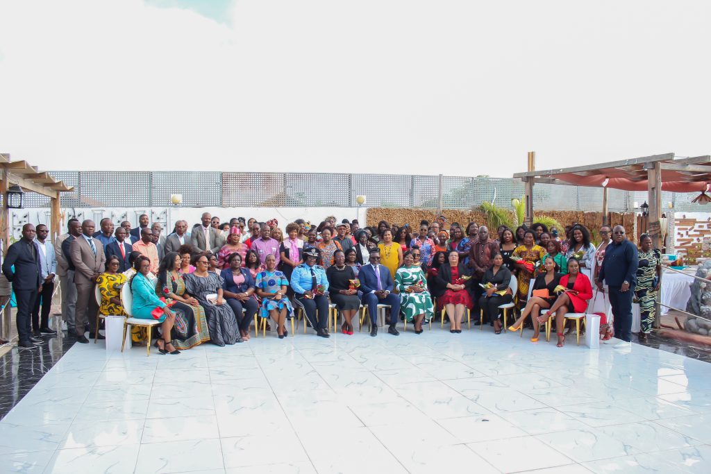 enaltecido o papel da mulher portuária na sociedade em particular no desenvolvimento da província do Namibe, numa cerimônia que visou celebrar o “Dia Internacional da Mulher” que se assinala a 8 de Março.