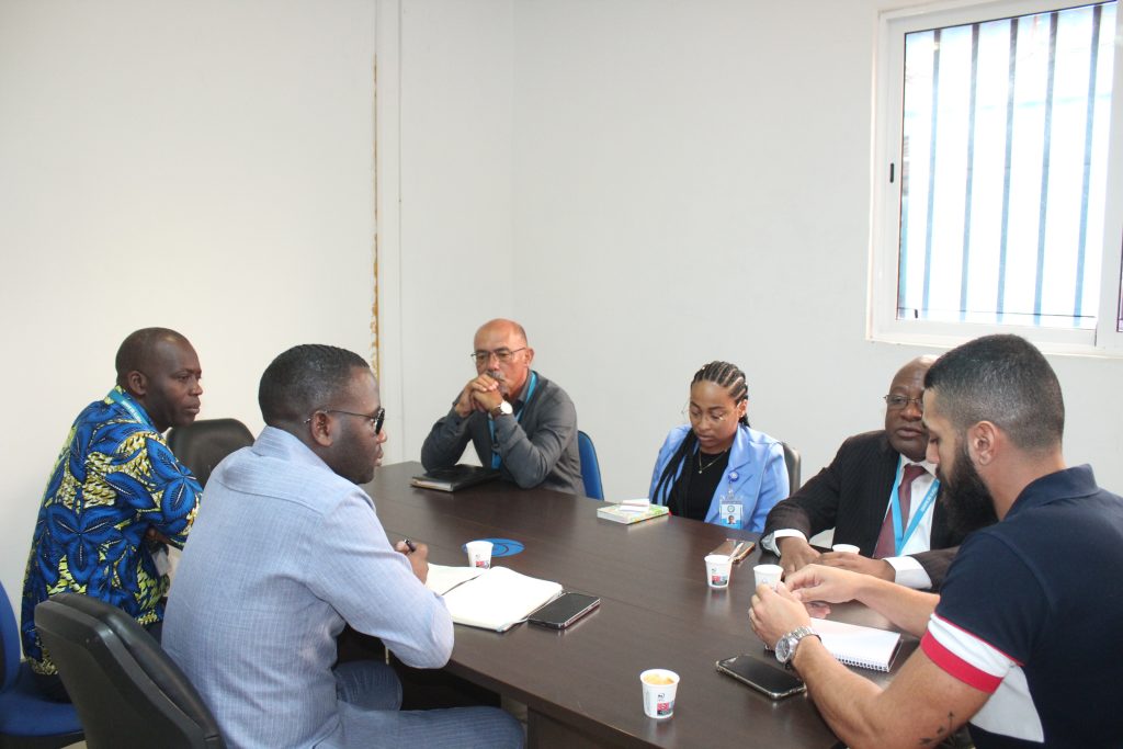 A Empresa Portuária do Namibe- E.P; através da Direção Comercial, está a levar à cabo desde o pretérito dia 18 de Abril do ano em curso, acções que visam fomentar e melhorar o seu ambiente de negócio.